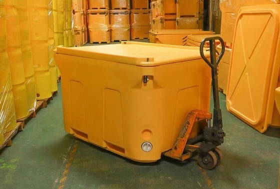 Kontainer transportasi makanan berisolasi kuning dengan pegangan karet untuk makanan segar